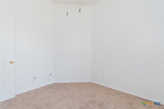 Building Photo - 2406 Cactus Dr