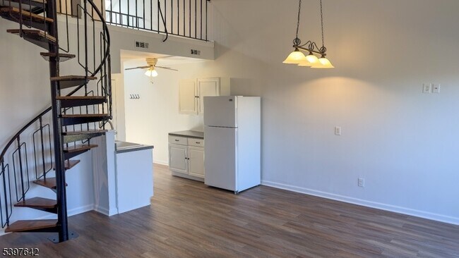 Building Photo - 1 Snowbird Ct