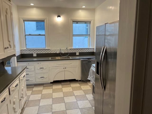 Building Photo - 926 S Curson Ave