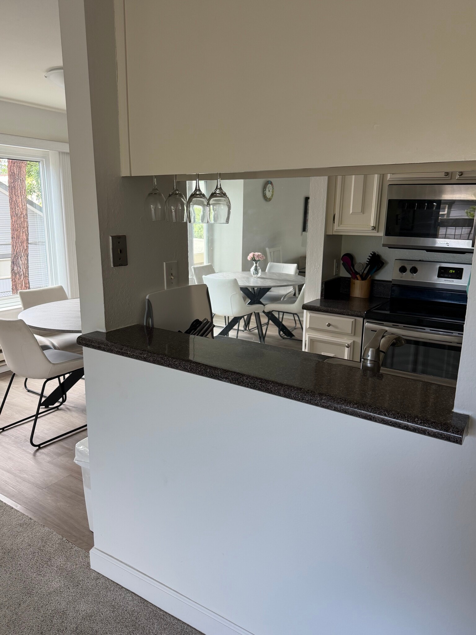 Kitchen/Dining Area - 828 N El Camino Real