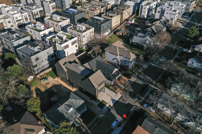 Building Photo - 1110 Greenleaf Ave