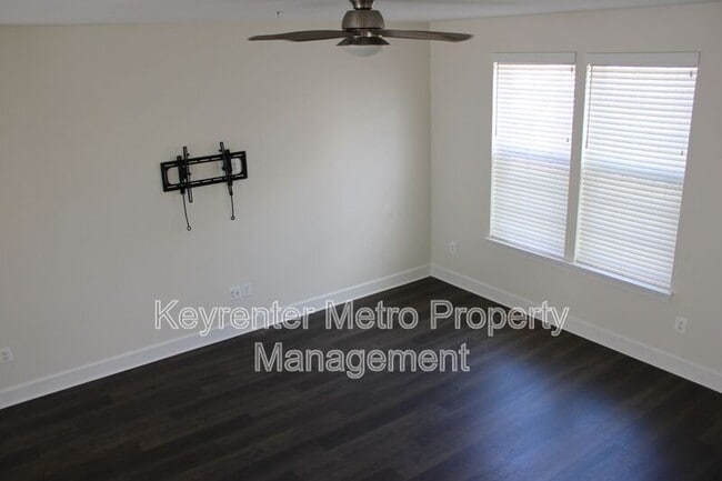 Building Photo - 2736 Pinebrook Rd