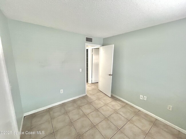 Building Photo - 176 San Juan Cir
