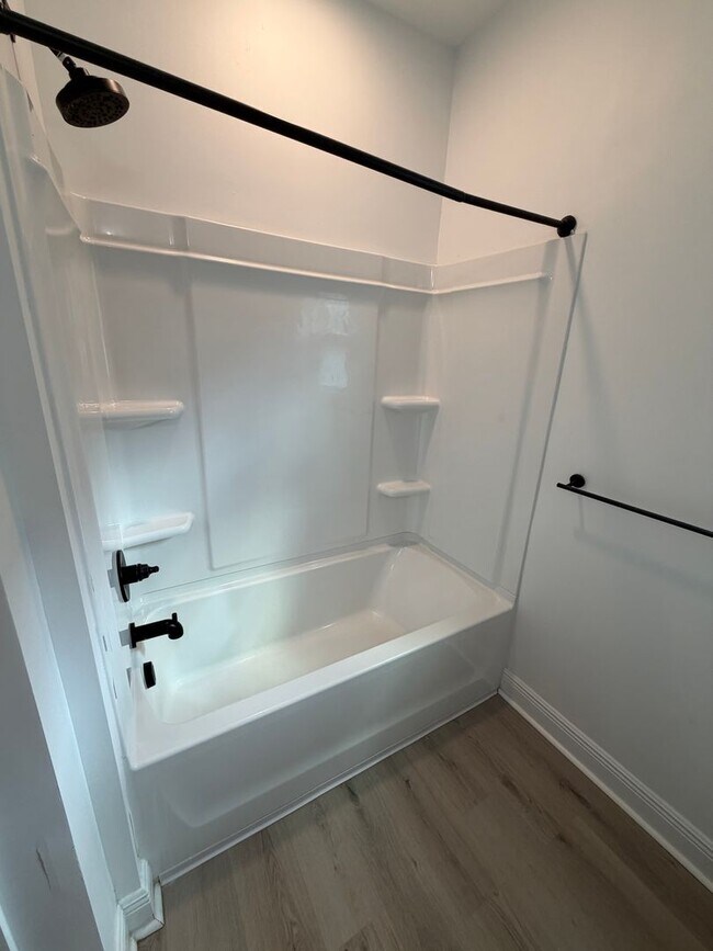 Building Photo - 1303 Louisiana Ave