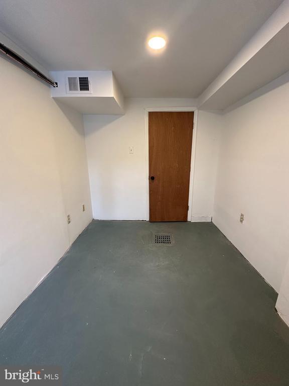 Building Photo - 3750 L St