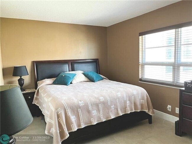 Building Photo - 6000 N Ocean Blvd