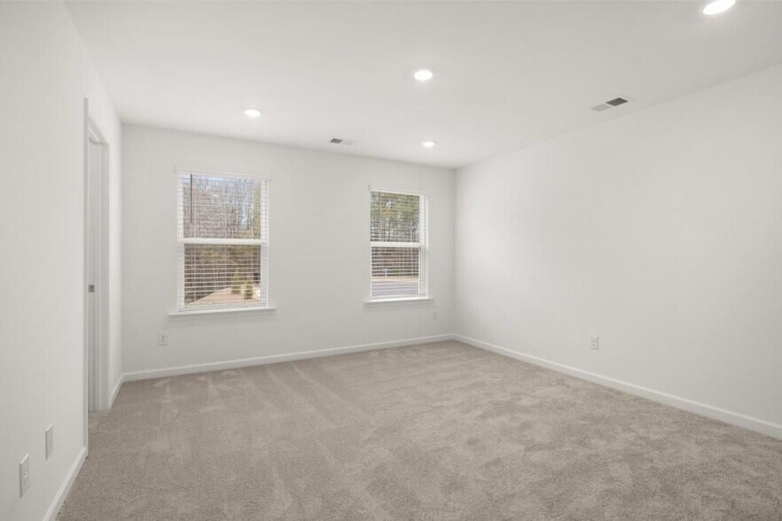 Building Photo - 249 Kenoot Dr