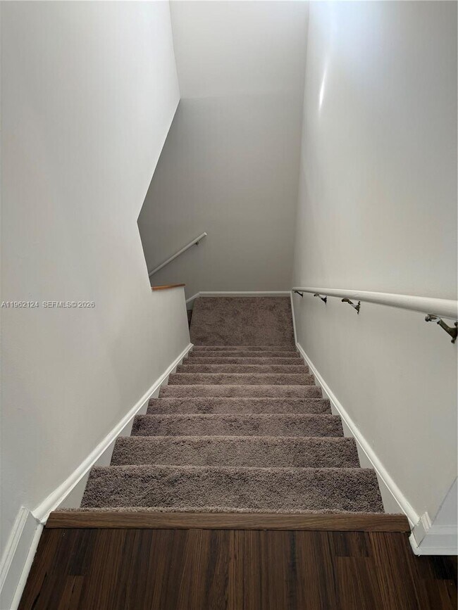 Building Photo - 6579 Via Regina