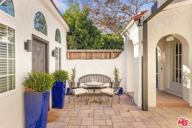 Building Photo - 360 Canon Dr