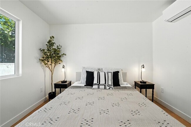 Building Photo - 5841 Arroyo Dr