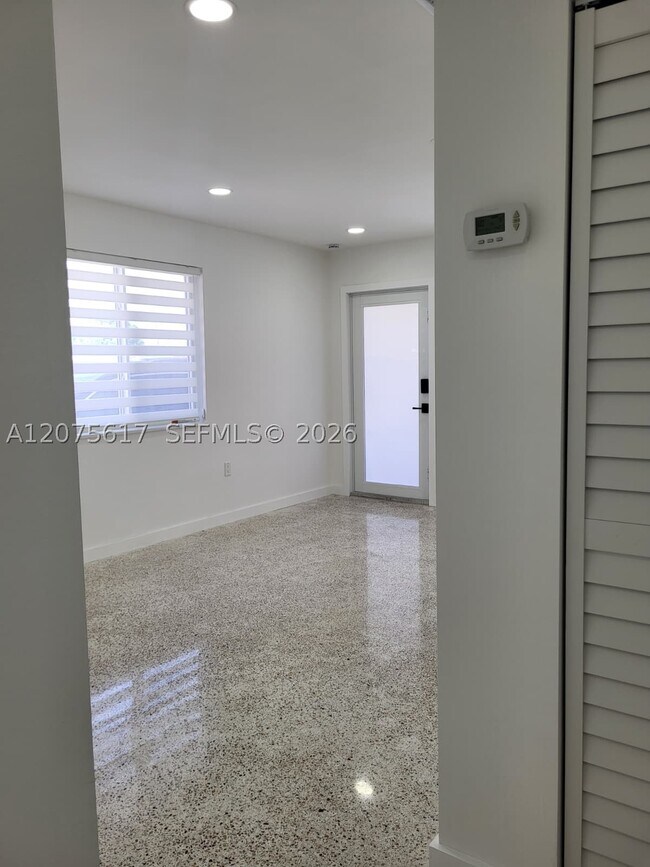 Building Photo - 9226 SW 37th St