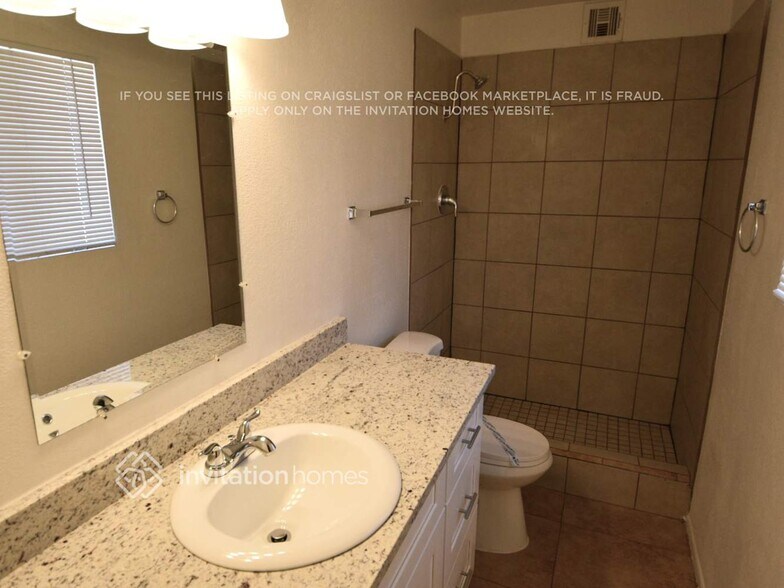 Building Photo - 3462 E Shaw Butte Dr