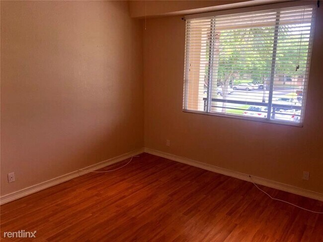 Building Photo - 2 br, 2 bath Condo - 751 Lyons Rd