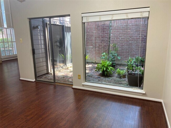 Building Photo - 7447 Cambridge St