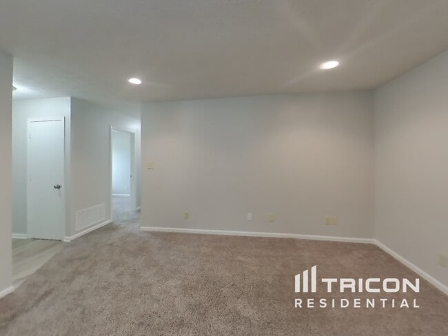 Building Photo - 5220 Tamarisk Ct