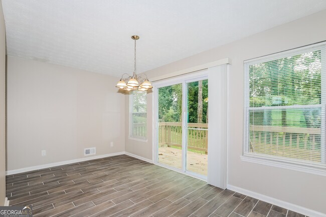 Building Photo - 3355 Luxembourg Cir