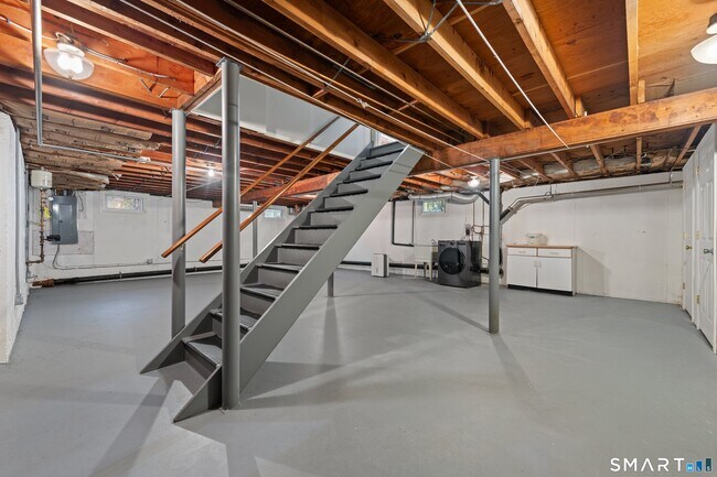 Building Photo - 56 Drake Ln