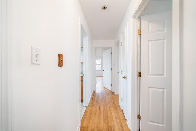 Building Photo - 38 W 20th St