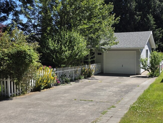 Building Photo - 266 Boundary Bay Rd