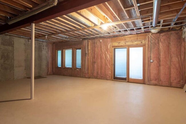 Building Photo - 922 W Chesterfield Ct