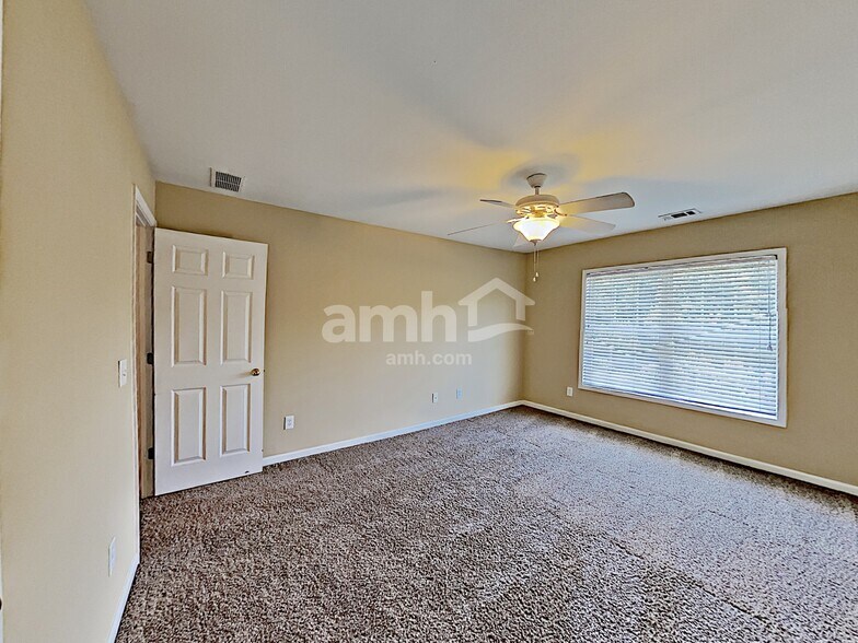 Building Photo - 327 Meadowcrest Cir