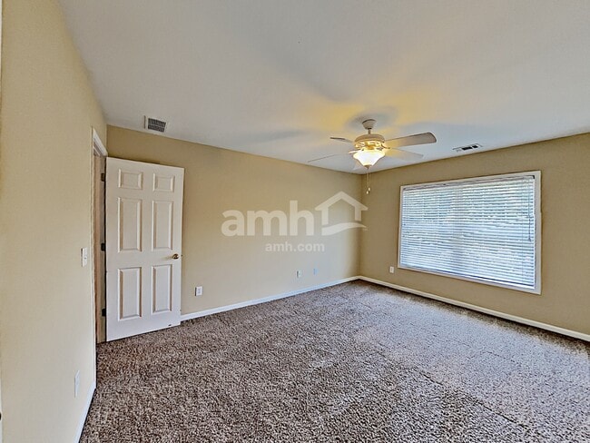 Building Photo - 327 Meadowcrest Cir