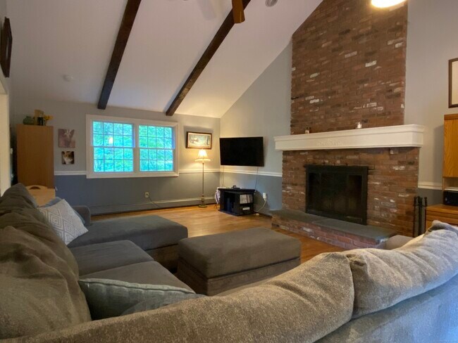 Building Photo - 25 Jade Tree Ln