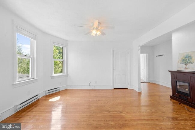 Primary Photo - 502 Park Ave