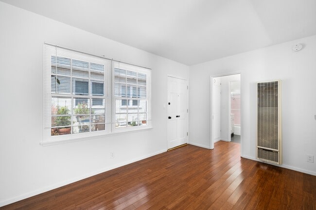 Building Photo - 1724 Abbot Kinney Blvd