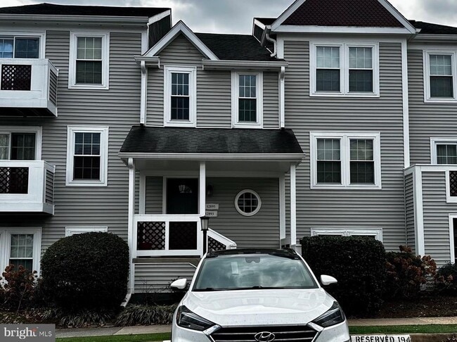 Building Photo - 12893 Grays Pointe Rd