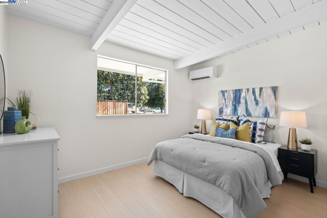 Building Photo - 801 Richmond Ave