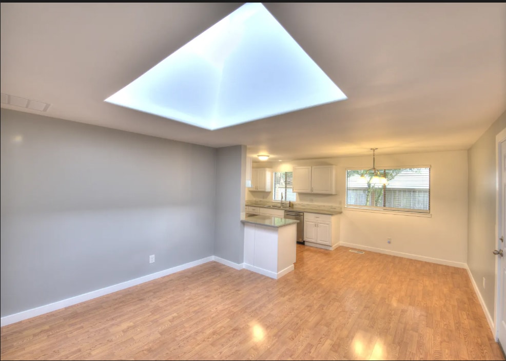 Building Photo - 32902 33rd Ave SW