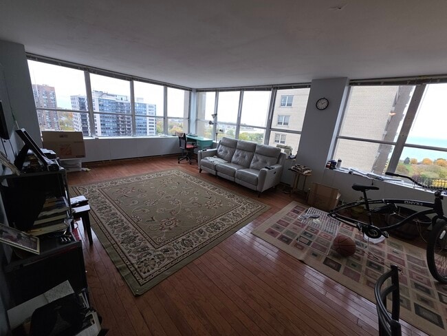 Building Photo - 655 W Irving Park Rd