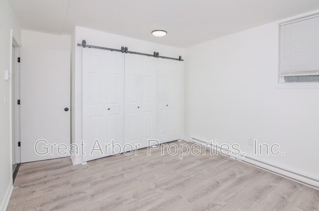 Building Photo - 4194 Packard St