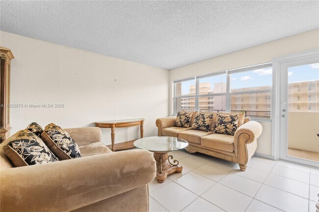 Building Photo - 401 Golden Isles Dr