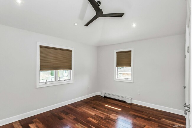 Building Photo - 956 Plum Tree Rd W