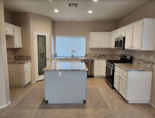 Building Photo - 766 Ventana Ridge