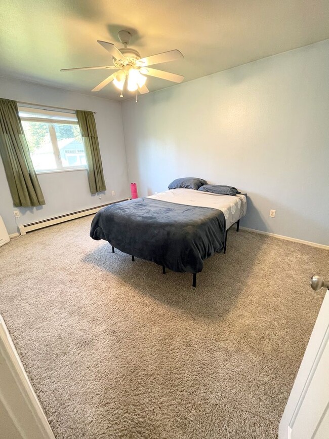 Building Photo - 3bd Home for Rent in Fairbanks! FUEL INCLU...