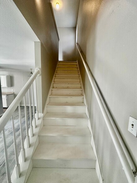 Building Photo - 768 Avondale Ave