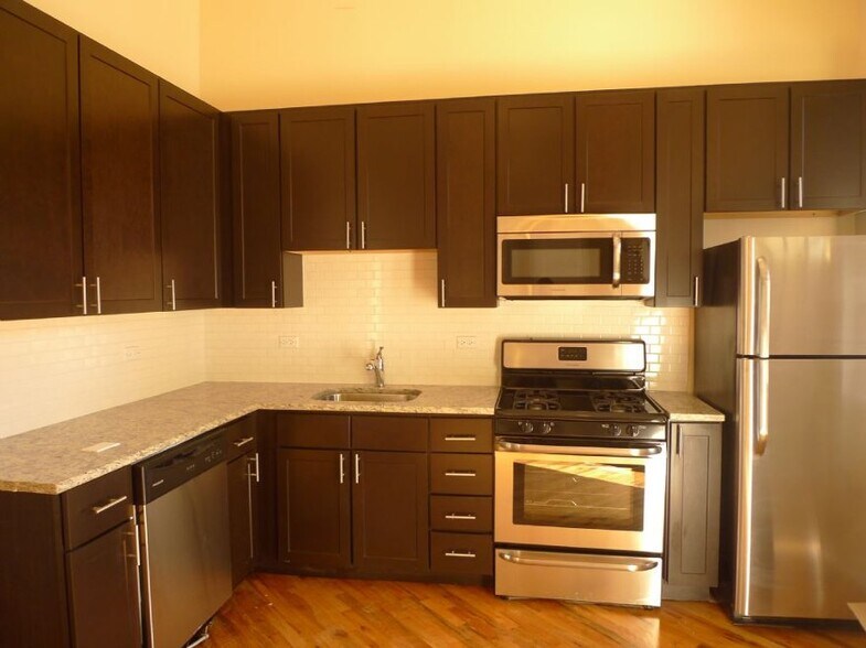 Building Photo - 1448 N Leavitt St