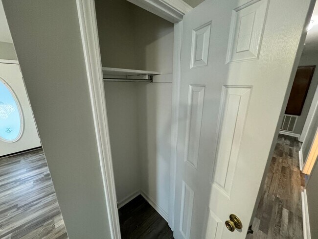 Building Photo - 3BR/2BA Home