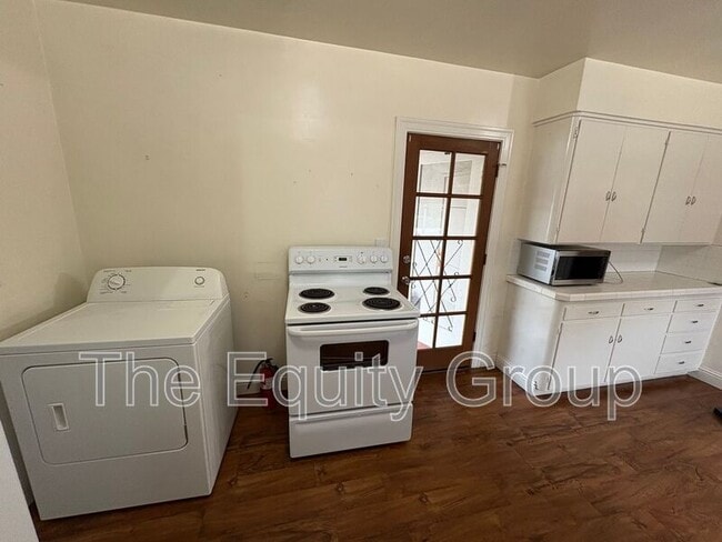 Building Photo - 1801 Riverside St