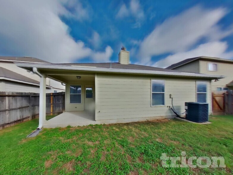 Building Photo - 8410 Stone Chase