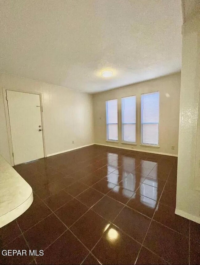 Building Photo - 10604 Springwood Dr
