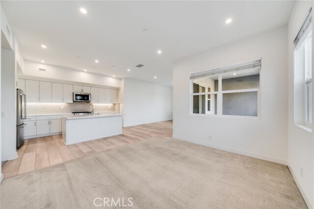 Building Photo - 1102 S Urbana St