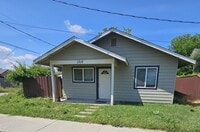 Building Photo - 2 Bedroom 1 Bathroom Home for Rent in Corning!
