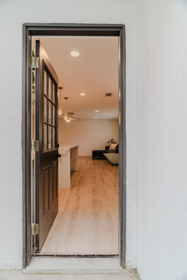 Building Photo - 52801 Avenida Alvarado