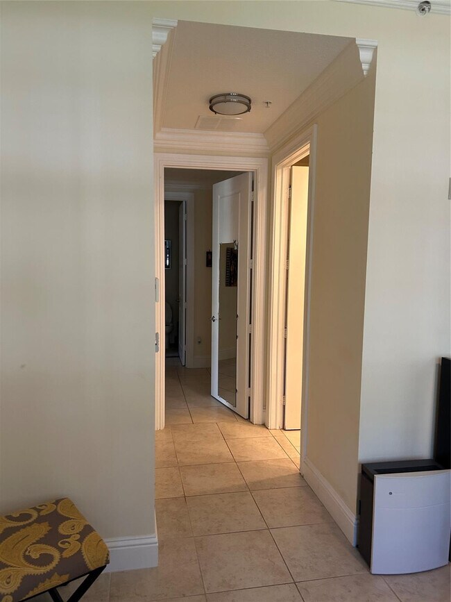 Building Photo - 226 N Latitude Cir