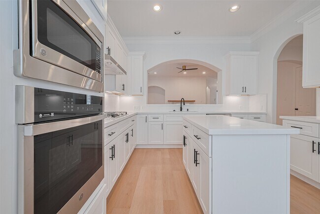 Building Photo - 1514 Olive Park