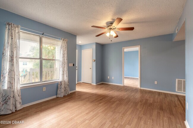 Building Photo - 1600 Big Tree Rd